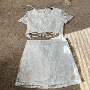 2 Piece Set! White Floral Lace & ZIG ZAG String Open Back